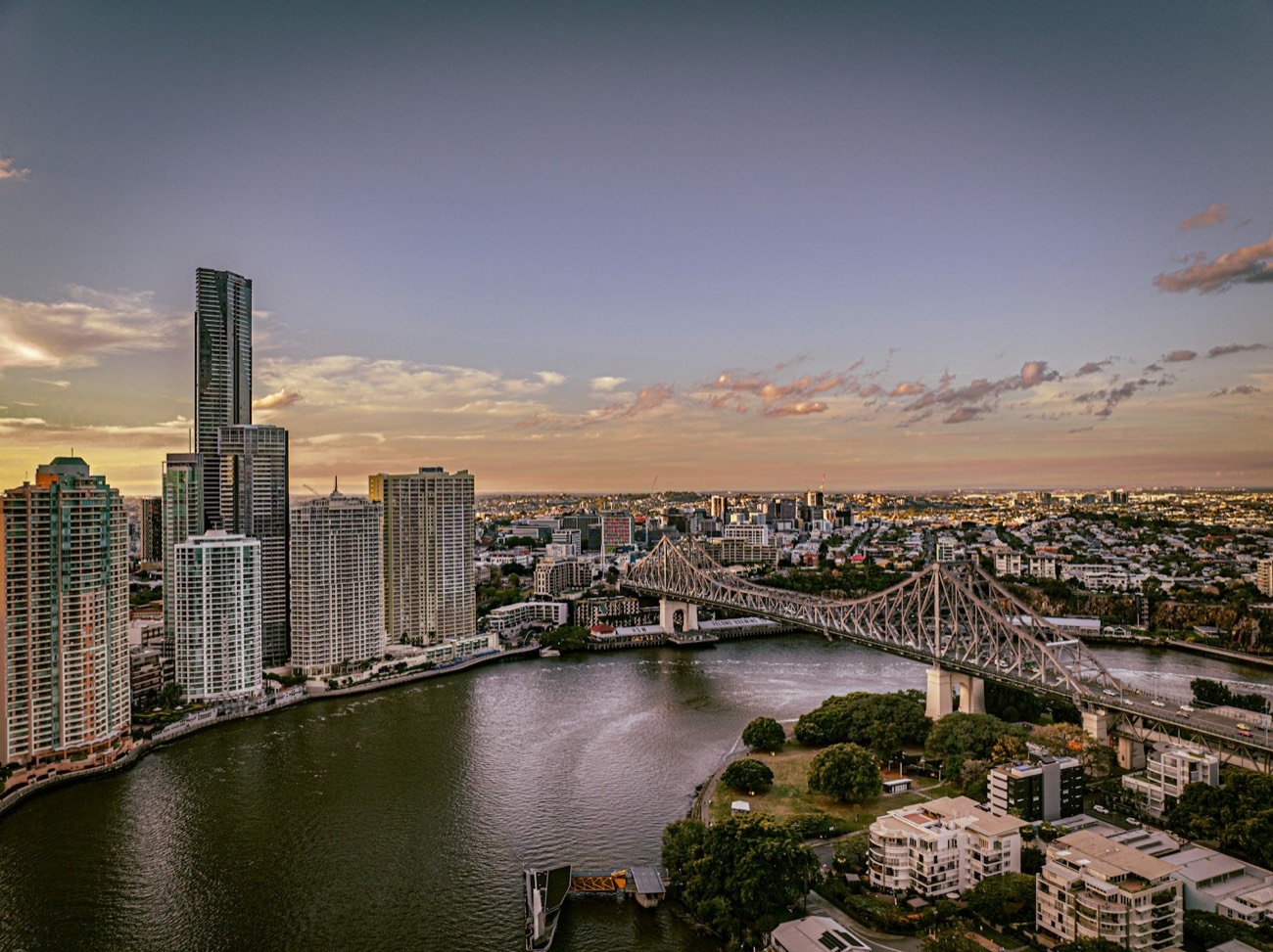 Brisbane River and Story Bridge at sunset — learn Mandarin in Brisbane with WillyChina