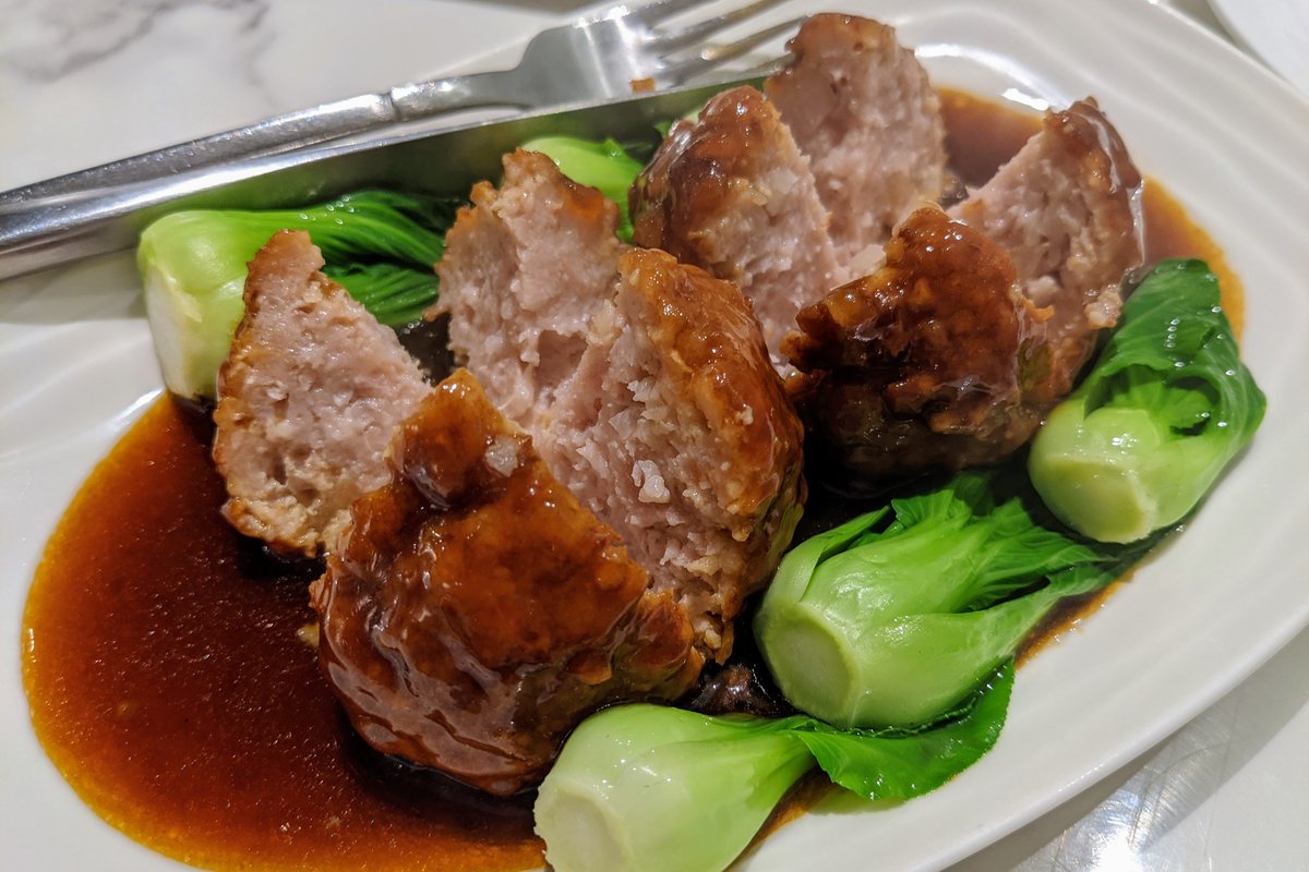 Jiangsu lion's head meatballs braised in savoury soy sauce with fresh bok choy