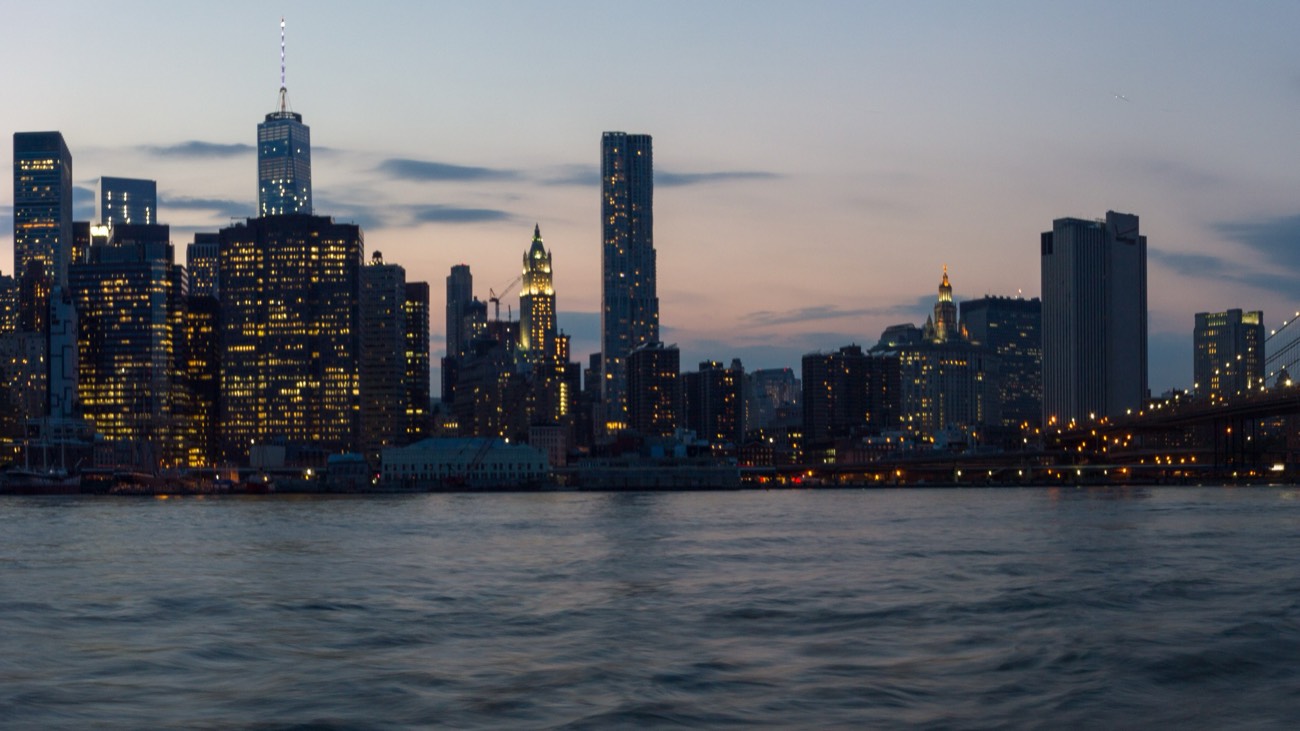 Manhattan skyline at dusk over the East River — learn Mandarin online from New York with WillyChina