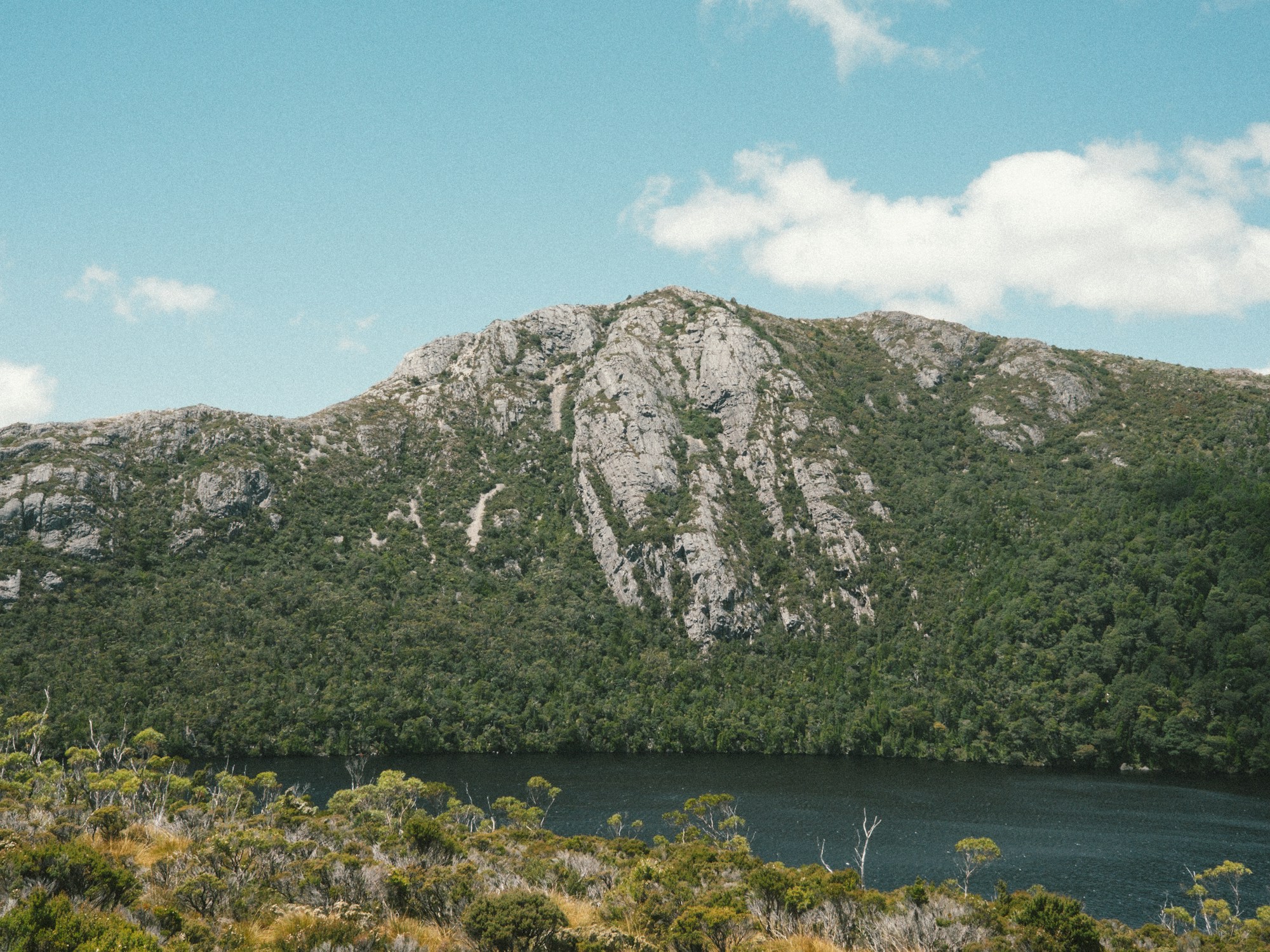 Cradle Mountain reflected in Dove Lake, Tasmania — learn Mandarin online in TAS with WillyChina