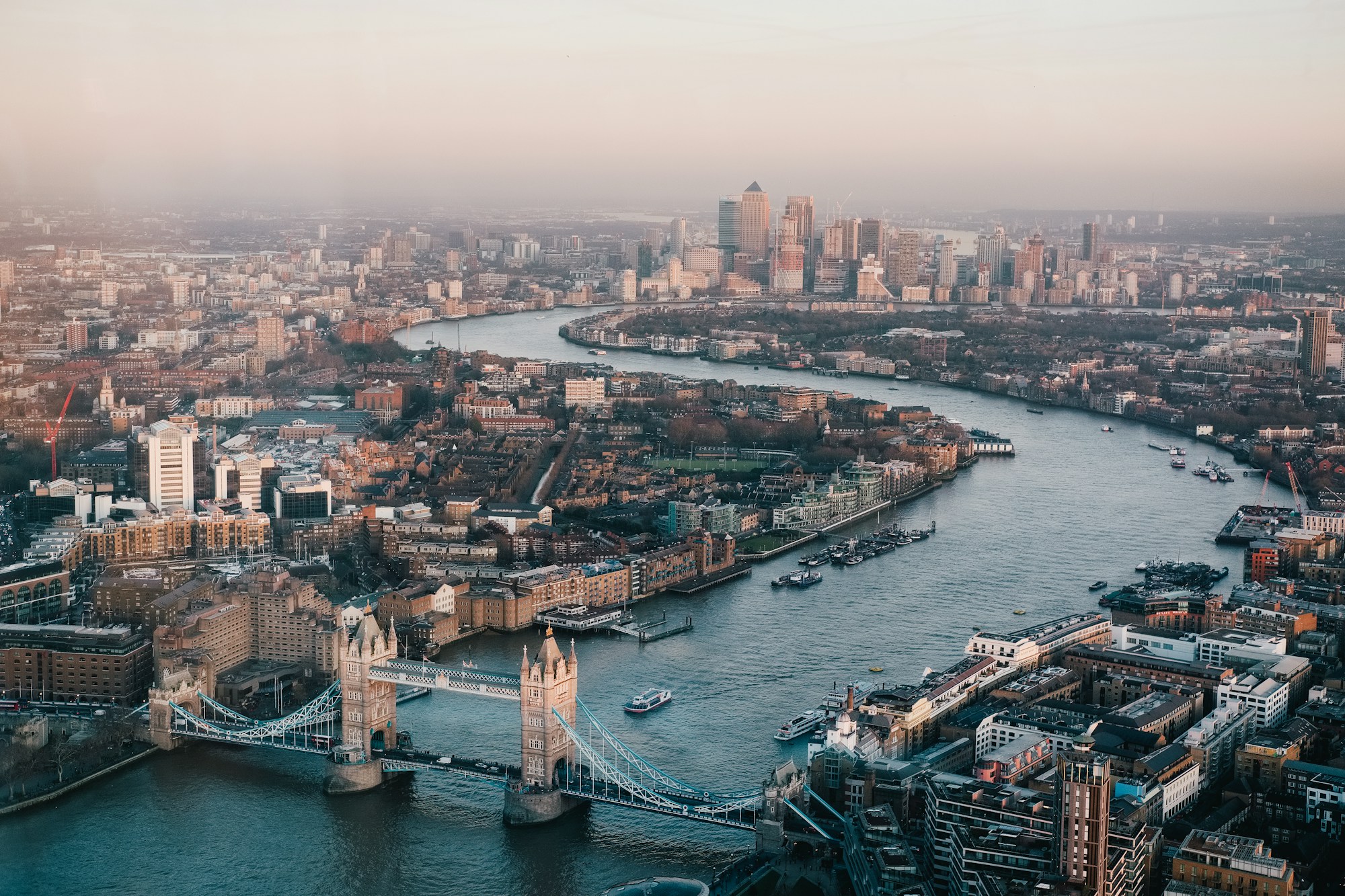 Aerial view of the London skyline from The Shard — learn Mandarin online from the UK with WillyChina