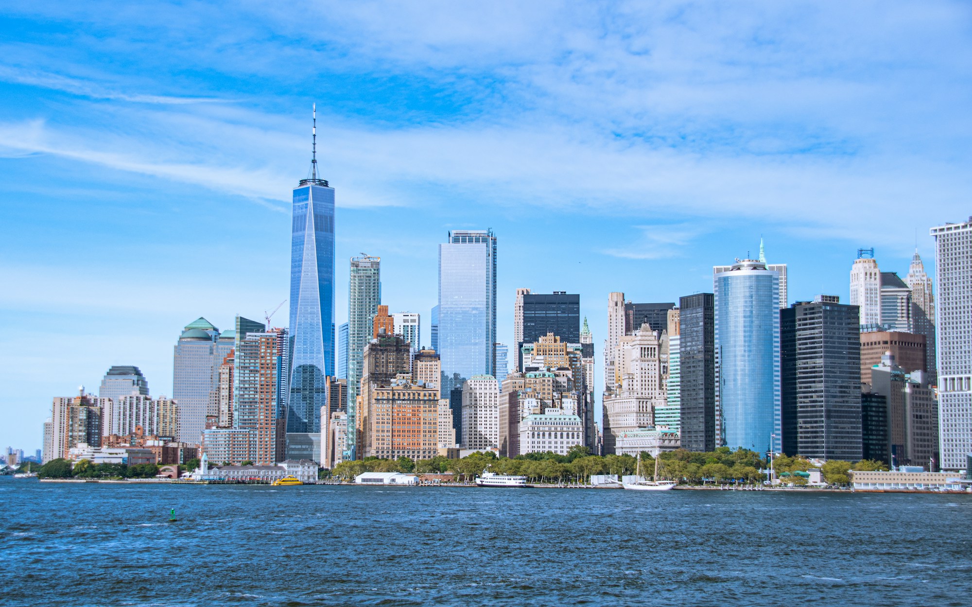 Manhattan skyline across the East River, New York City — online Mandarin lessons from the US with WillyChina
