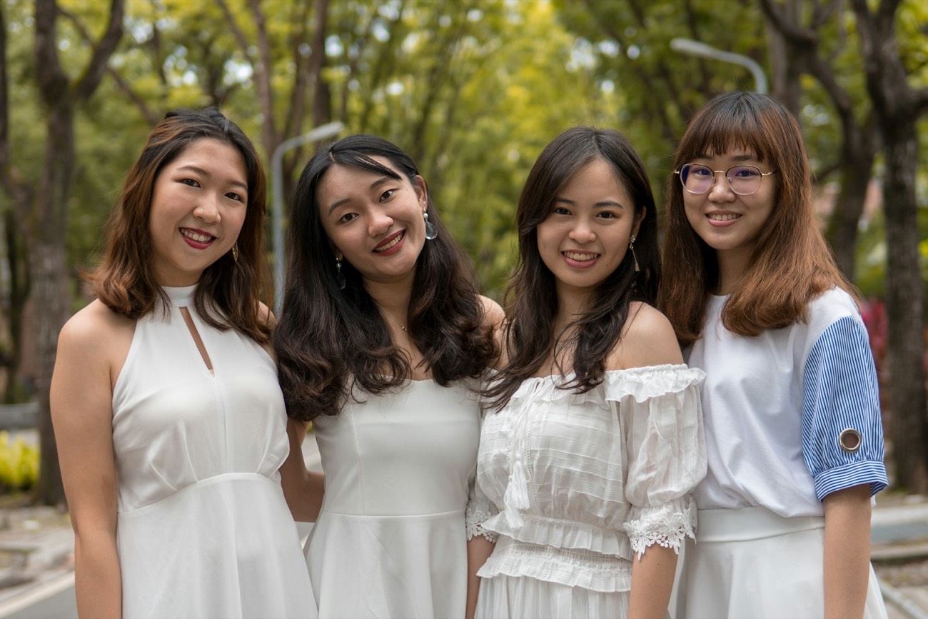 Chinese Names for Girls: 50 Beautiful Names & Meanings